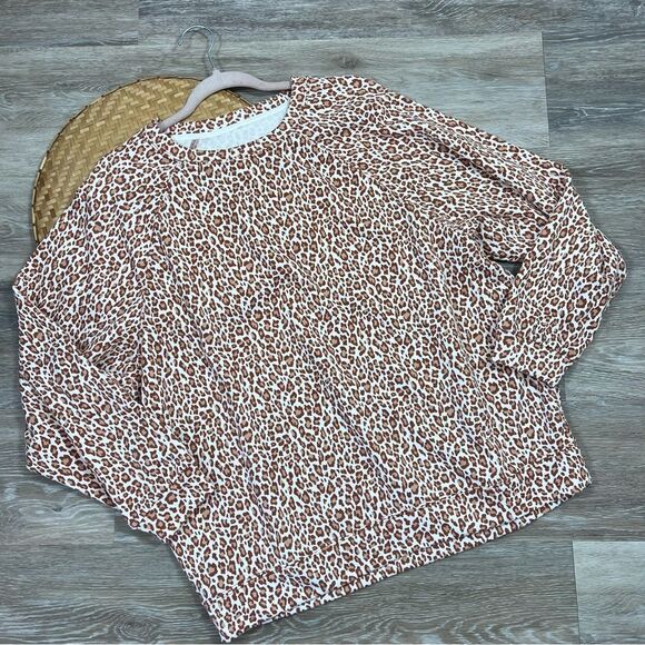 Lou & grey signature soft leopard printed crewneck sweatshirt pullover sweater - Picture 2 of 7